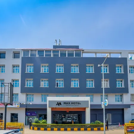 Max Hotels Prayagraj