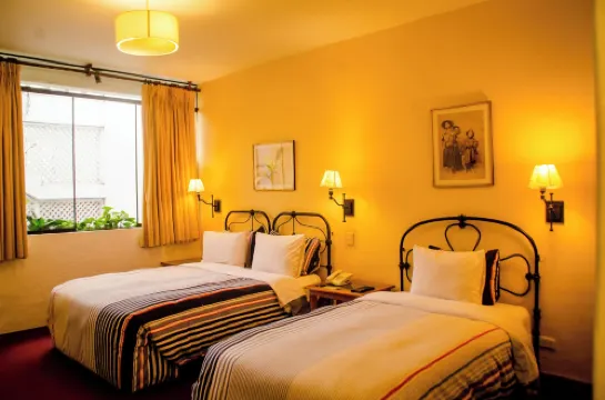 米拉弗洛雷斯埃爾巴蒂奧旅舍