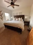 Newly renovated townhome near Town Ctr. Lone Peak views, rec room, new hot tub.