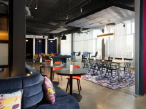 Aloft Waukee Hotels in Waukee