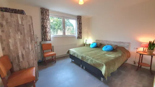 Stylish Holiday Home Near Sea - parking