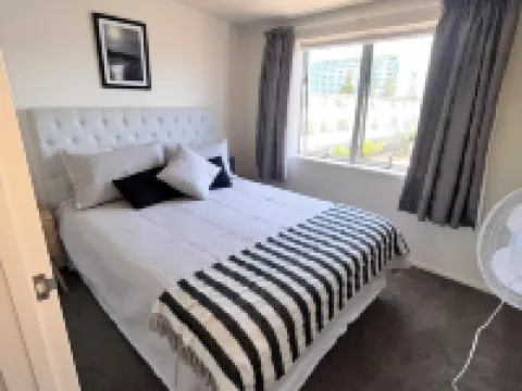 Right Opposite the Beach! Hotels in Orewa