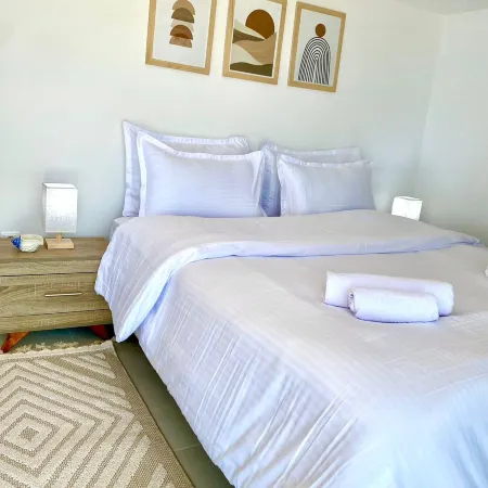 L'onde Turquoise - apartment with feet in the water