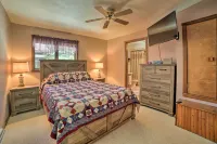 Charming Pymatuning Lake House Near Park & Beach - Pet friendly