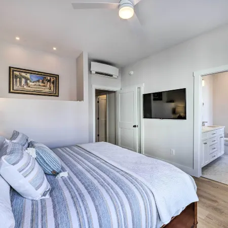 Spacious Portland Home Walk Downtown!