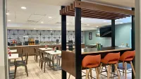 Holiday Inn & Suites ANN ARBOR UNIV. MICHIGAN AREA by IHG - breakfast