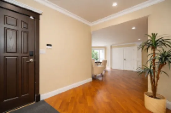 Private Executive Suite | Separate Entrance | Free Parking | 1,190 Square Feet