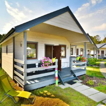 Holiday Homes with Pool and Jacuzzi