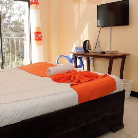 Wave Crest Castle Hotel Wote