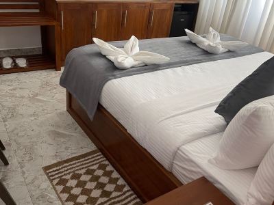 inner pease hotel