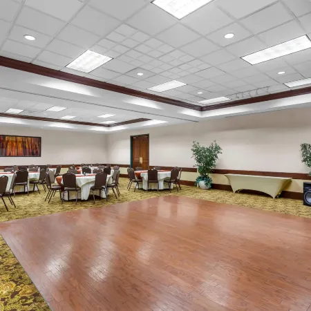 Country Inn & Suites by Radisson, Beckley, WV
