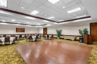 Country Inn & Suites by Radisson, Beckley, WV - Frühstück