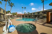 Quality Inn & Suites Goodyear - Phoenix West - Pools