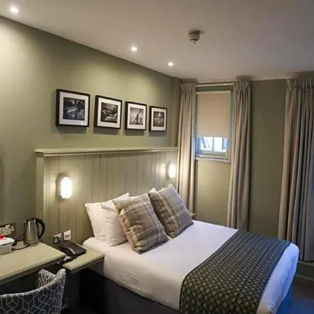 The George Hotel