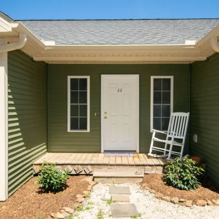 Scenic 4BR w Deck Farm Views Near Asheville
