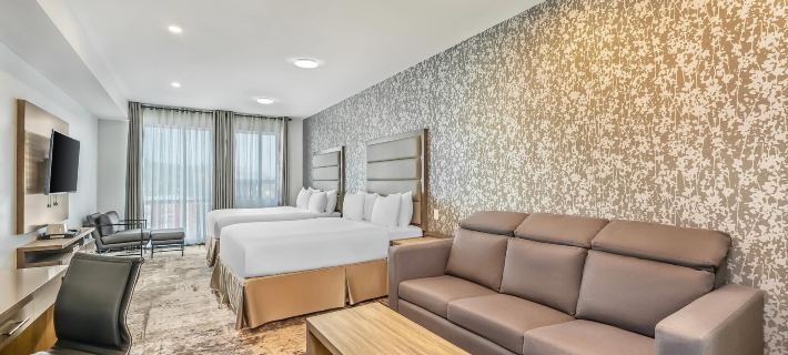The Hue Hotel, Ascend Hotel Collection Hotels in Kamloops