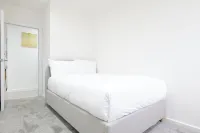 The Wembley Chic Retreat 3 Bed Flat
