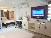 L1 Twin Bed Staycation in Bonifacio Global City - Hot Tub