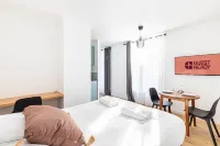 GuestReady - studio direct Champs Elysées