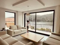 15 minutes from Porto villa with pool overlooking the Douro river beaches