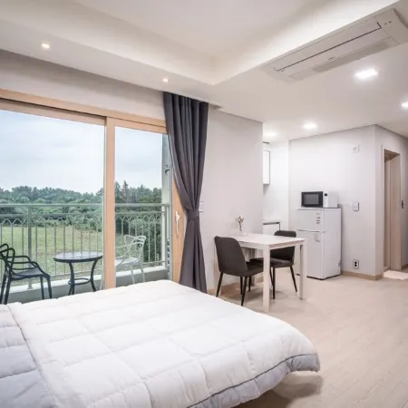 Seogwipo Okra Resort Отели рядом с достопримечательностью «Пляж Пёсон»