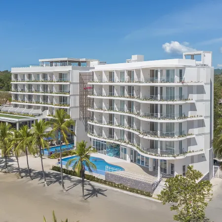 Clarita’s Beach Bar & Resort