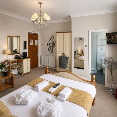 Riviera Lodge Hotel