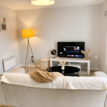 Casa Centro 2Bed Apartment Free Parking, Fast WiFi & Netflix فنادق في ولفرهامبتون