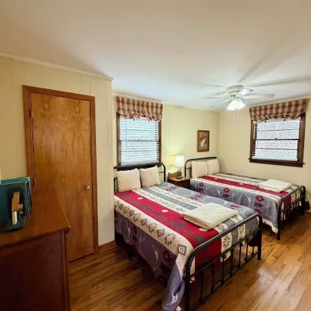 Cozy Creek Cottages