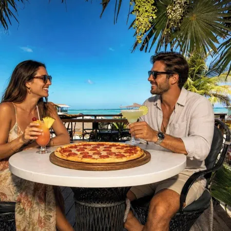 Sandbar Beachfront Hostel & Restaurant