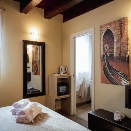 Piccola Venezia Room