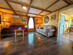 Yellowstone Treasure Guesthouses on The River