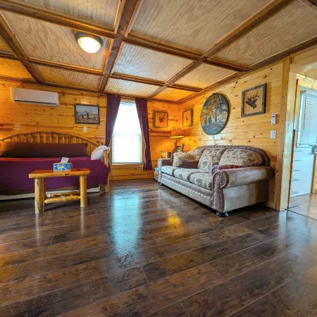 Yellowstone Treasure Guesthouses on the River
