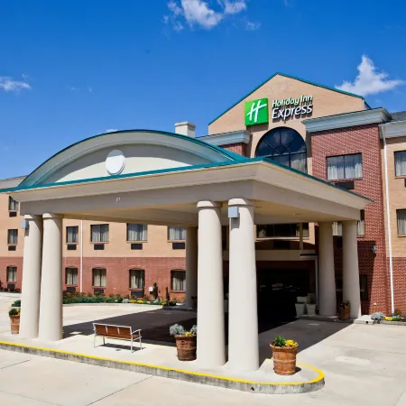 Holiday Inn Express CLANTON by IHG Отели в г. Клантон