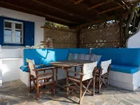 Charming Naxos Villa, Ocean Views, Modern Comfort, Tranquil Escape Hotels in Plaka