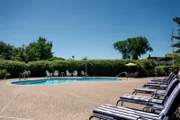 Fireside Inn & Suites Gilford - Pools