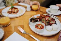 CBH Oakley Hall Hotel - breakfast