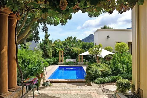 Petit Plaisir Cottage - Private Pools