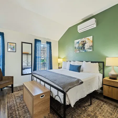 Castlewood Inn