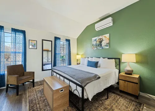 Castlewood Inn