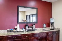 Red Roof Inn & Suites Middletown - Franklin - Bãi đậu xe