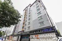 Gimhae Jangyu Huen Hotel - พร้อมWifi