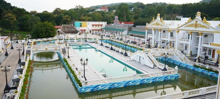 A R Thangakottai Hotels in Velloren piirikunta