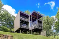 Award-winning Mr Mid-modern-century - Homestays