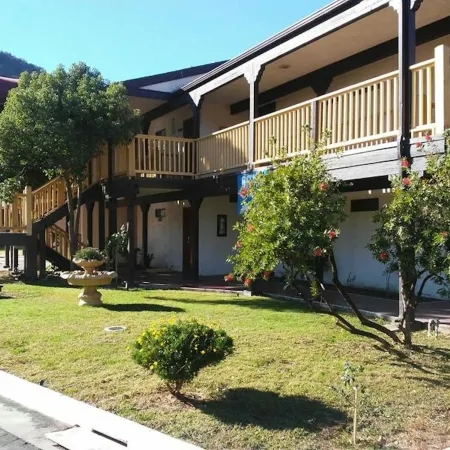 Western Holiday Lodge