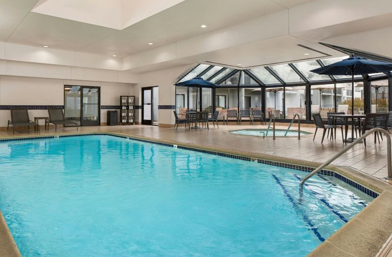 Courtyard Chicago Waukegan/Gurnee photo 3