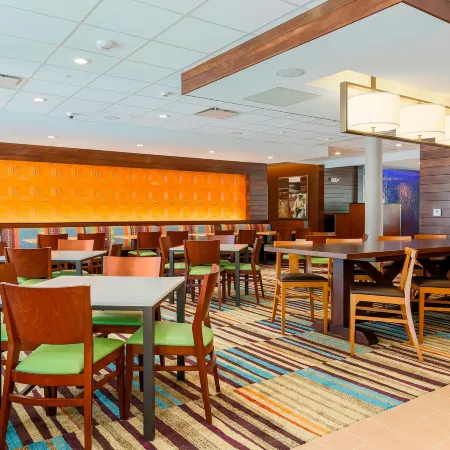 Fairfield Inn & Suites Decatur at Decatur Conference Center