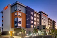 Hampton Inn & Suites Ontario Rancho Cucamonga - parking