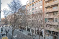 Heart of Eixample 2BD with balcony - Apartments