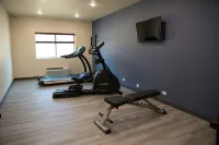 Cobblestone Inn & Suites - Forest City - С тренажерным залом